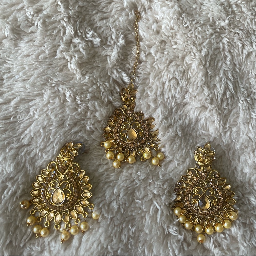 Gold tikka and earrings- Indian jewelry